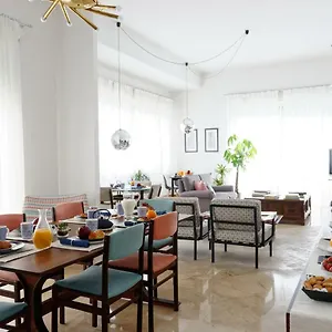 Questa Casa Non E'un 3*, Palermo Italië